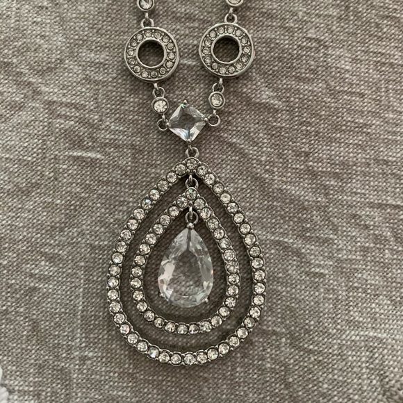 Rhinestone Necklace and Matching Bracelet - Picture 4 of 7